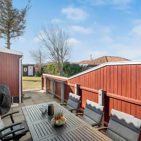 Dom wakacyjny 3 Bedroom Beautiful In *